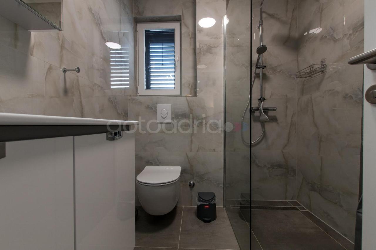 Sea View Apartment Leana มาคาร์สกา ภายนอก รูปภาพ