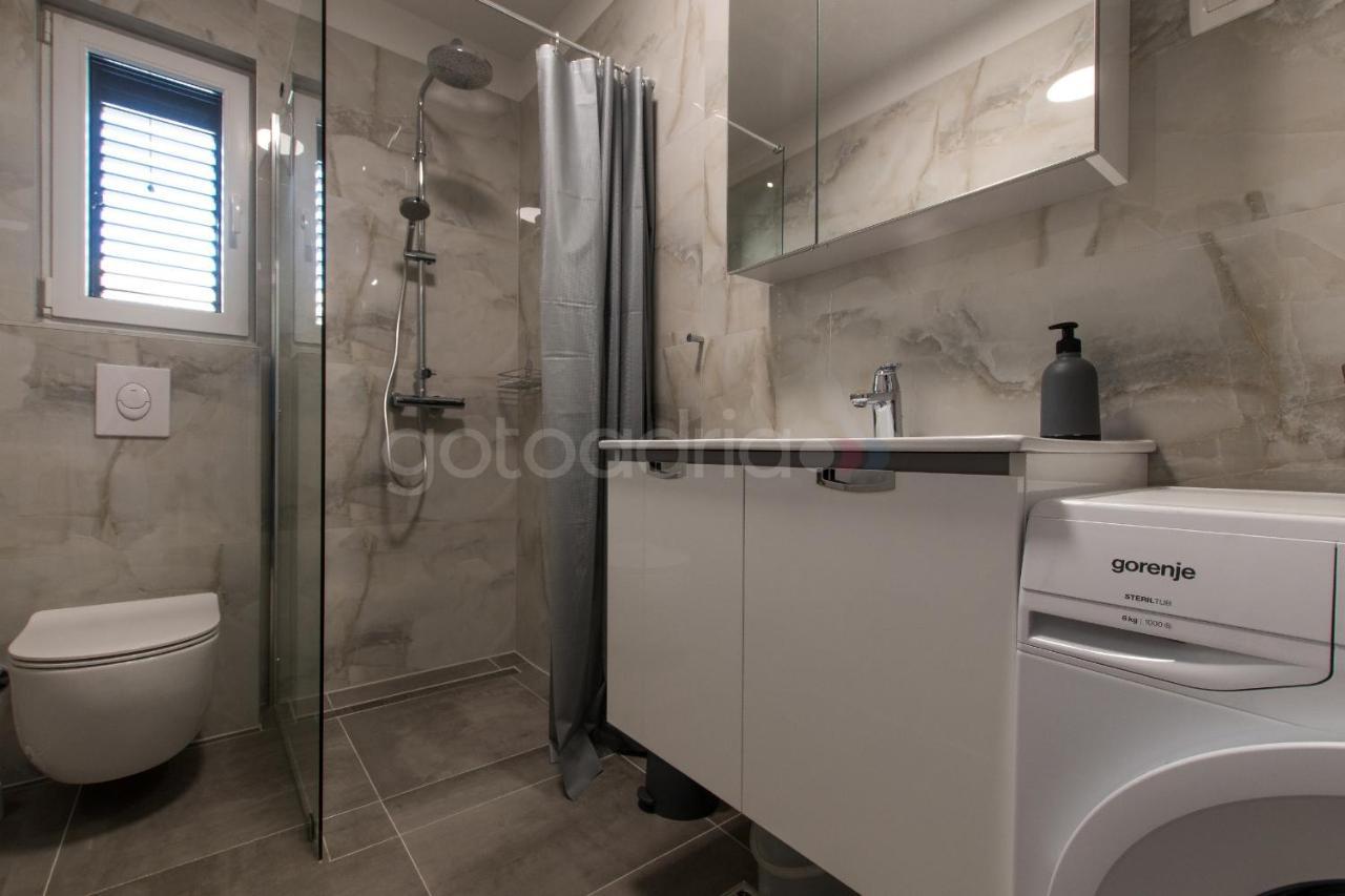 Sea View Apartment Leana มาคาร์สกา ภายนอก รูปภาพ