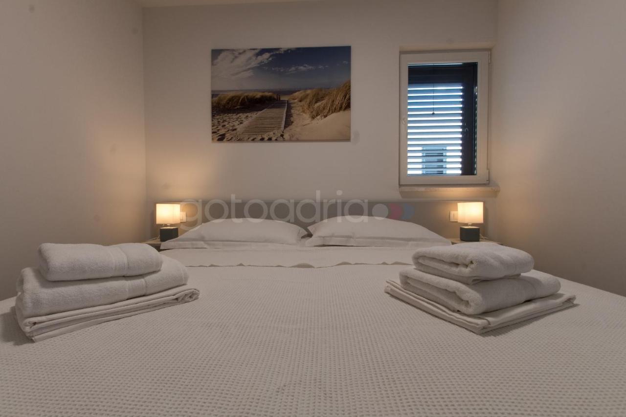 Sea View Apartment Leana มาคาร์สกา ภายนอก รูปภาพ